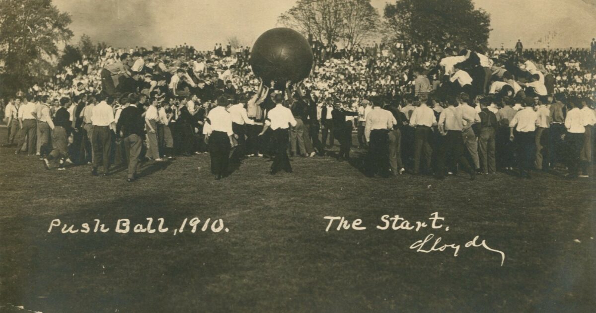 Acquisition From Postcards’ ‘Golden Age’ Newberry Library