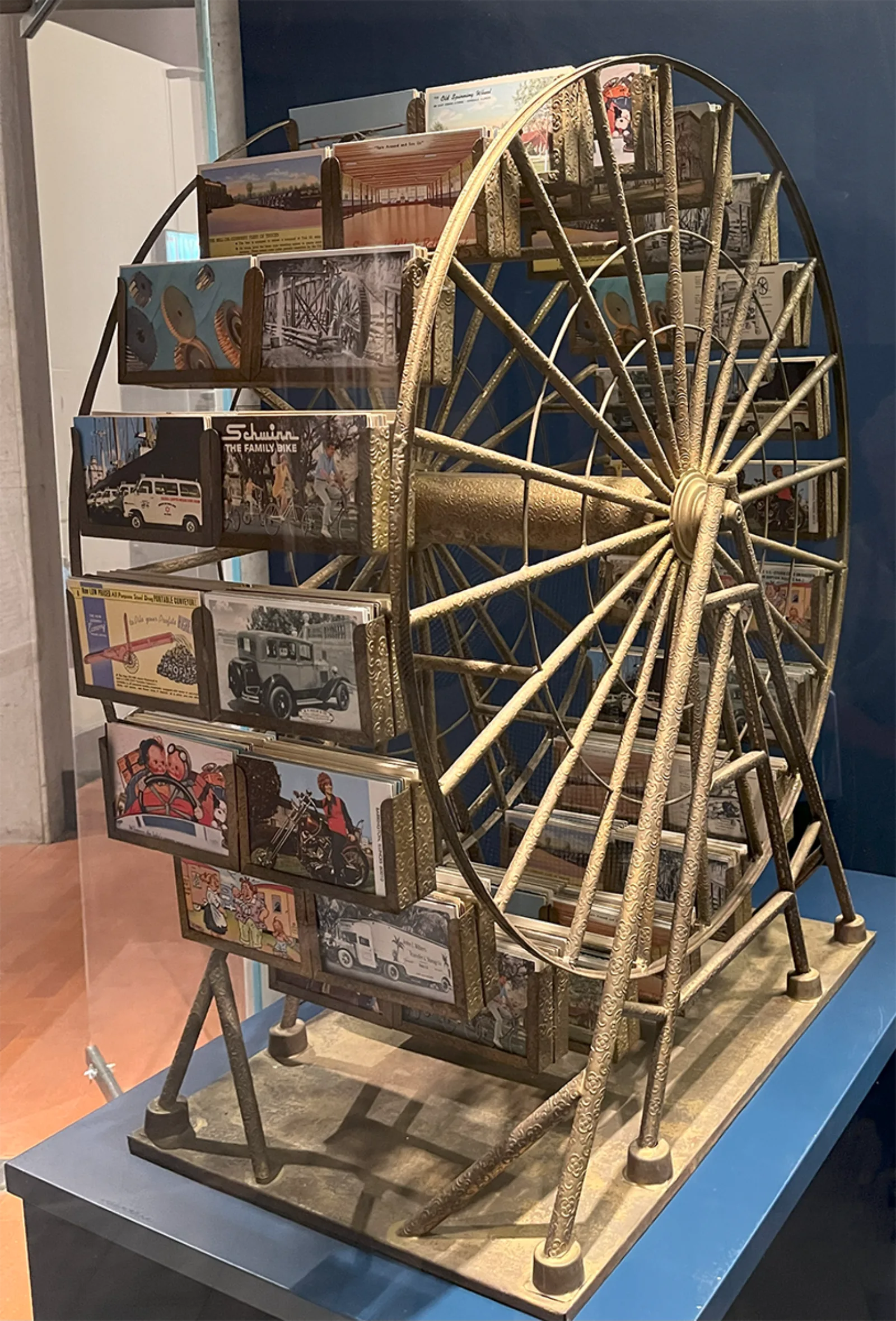 Ferris display rack